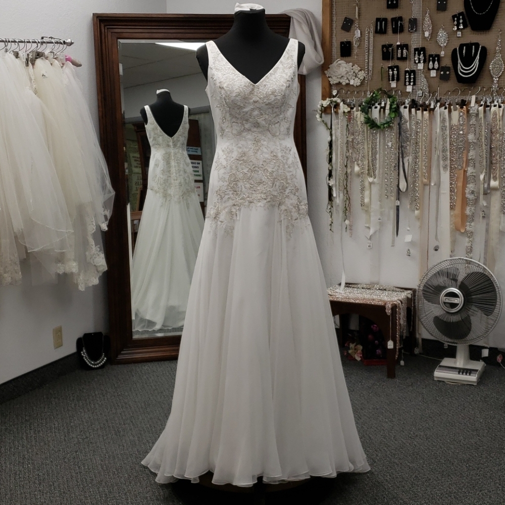 David's Simple Classy Gown, Size 10